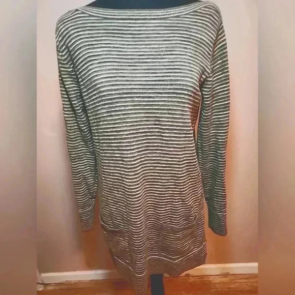 Eight Eight Eight Women's Striped Tunic Sweater EUC - Size Small/Medium (No Tag) - Picture 1 of 6